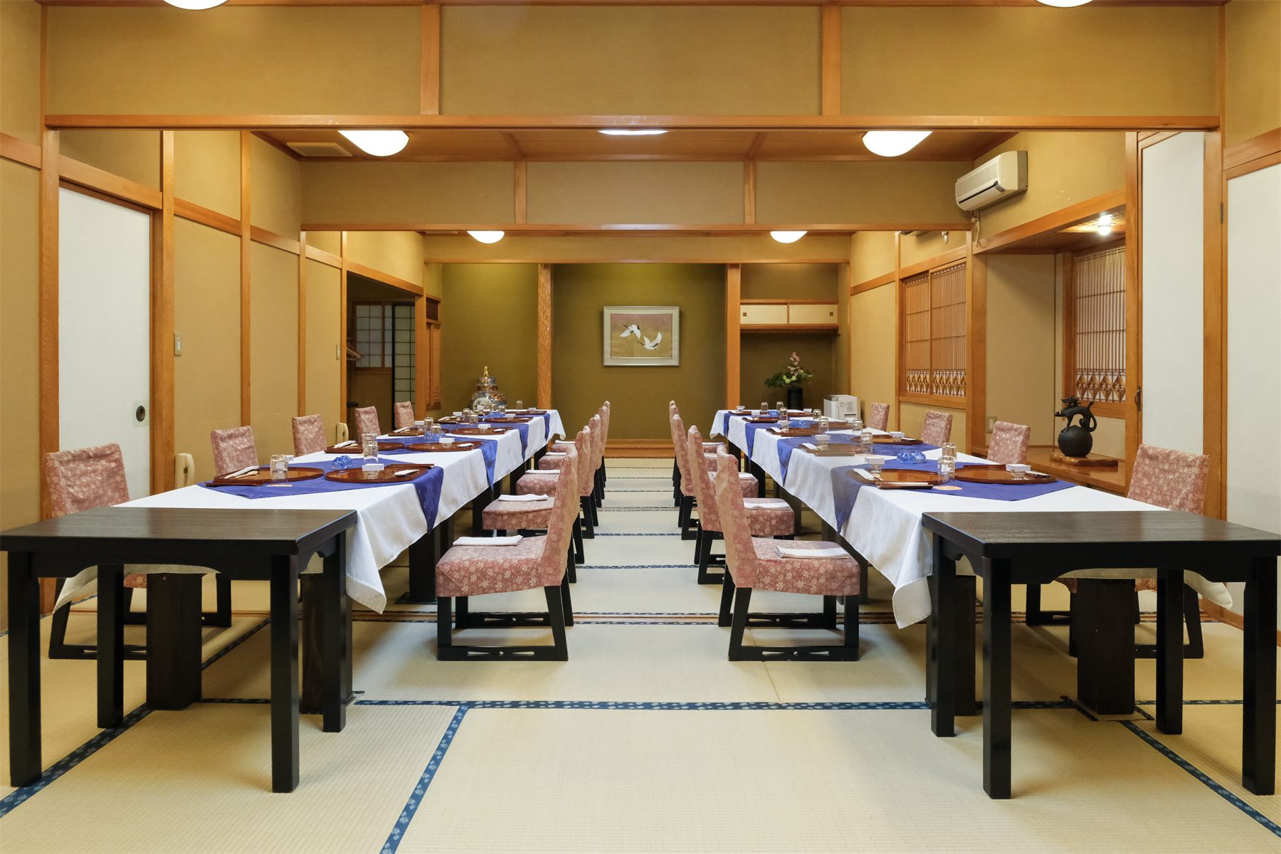大人数を迎える広間のしつらえ